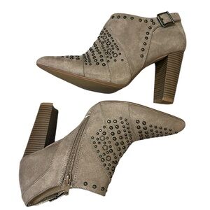 Kaari Blue Tan Studded Kristen Suede Heel Booties size 8
